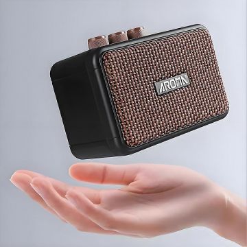 Aroma AG-04 kitaravahvistin