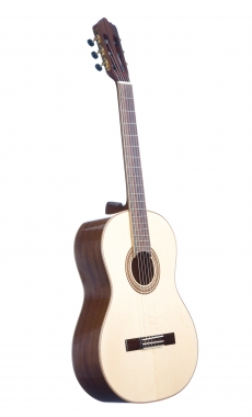 LaMancha Rubi S63 classical guitar with narrow neck