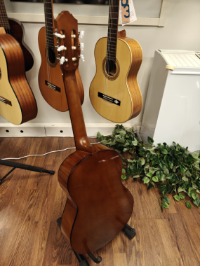 Yamaha C40 käytetty akustinen kitara ja toppapussi