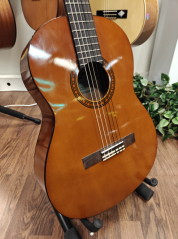 Yamaha C40 käytetty akustinen kitara ja toppapussi